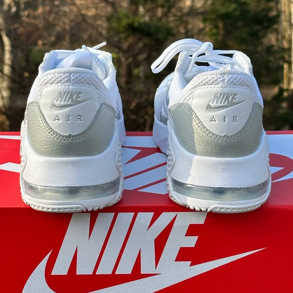 Nike Air Max Excee Low Womens 11 Mens 9.5 All White Lifestyle Casual Sneaker NEW
